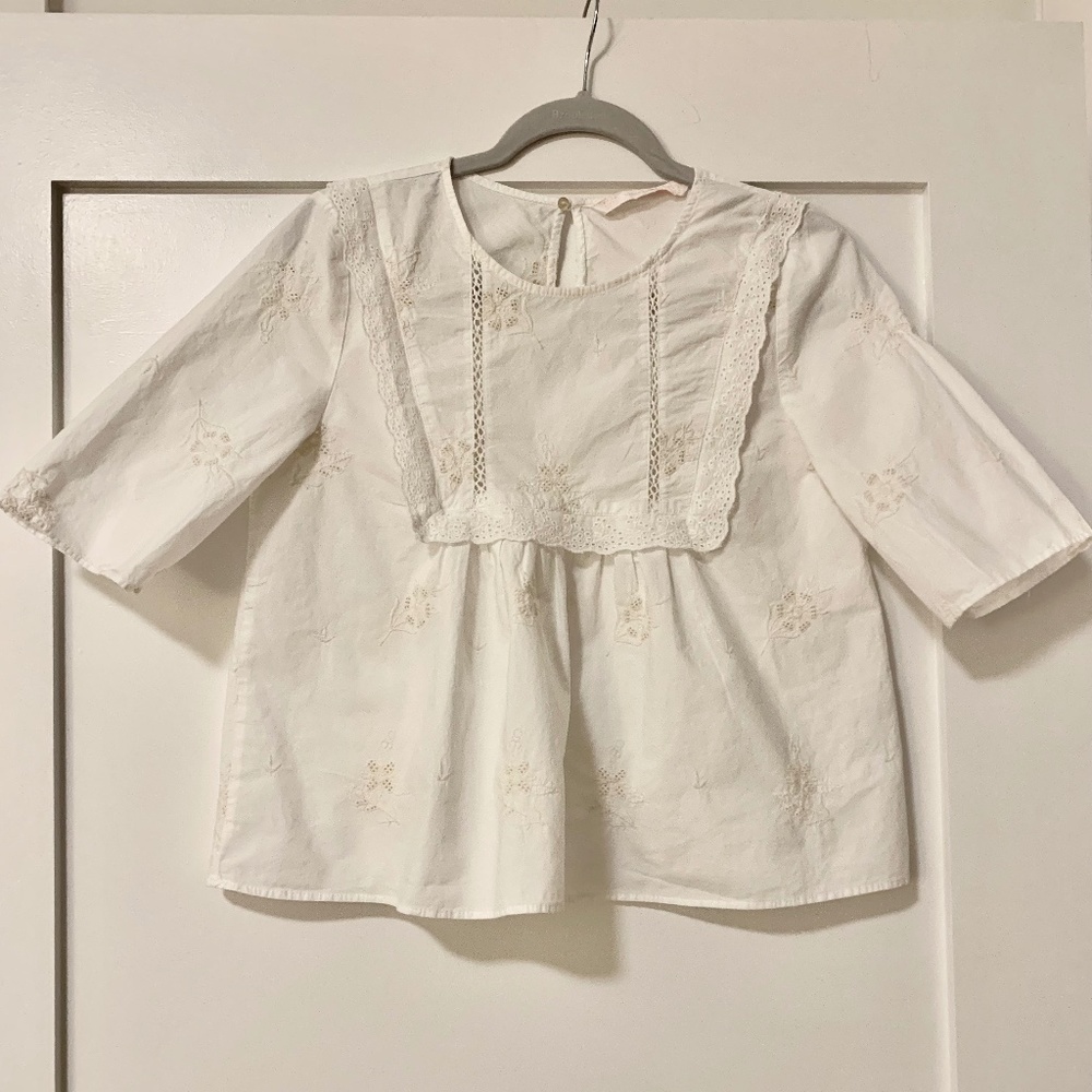 ZARA Trafaluc collection White with floral embroidery Mid-length sleeve/ Size M